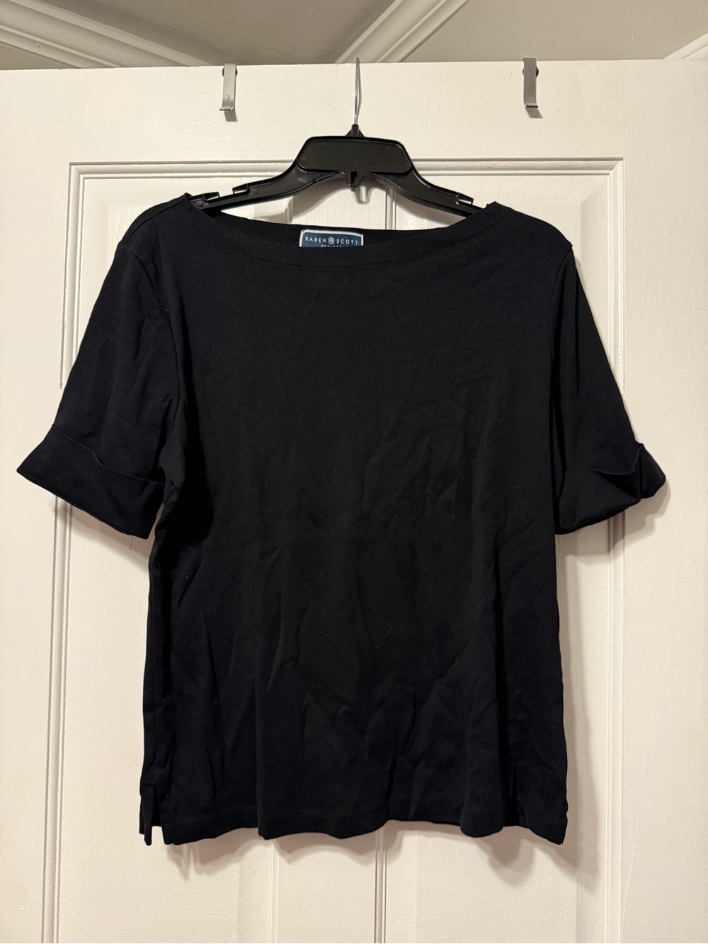 Karen Scott Black Wide Boat Neck Short Sleeve Top. Size petite large